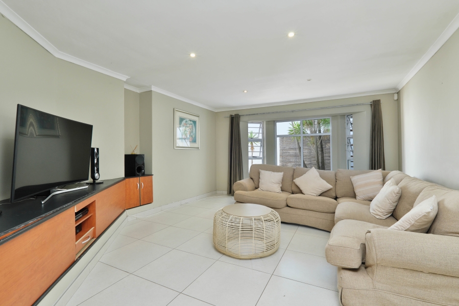 6 Bedroom Property for Sale in Summerstrand Eastern Cape